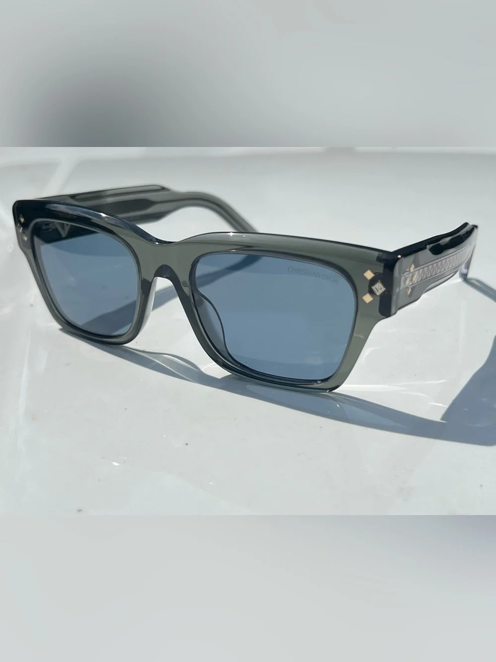 Dior Men’s CD Diamond S1I Light Green Frame/Blue Lens Sunglasses (New)